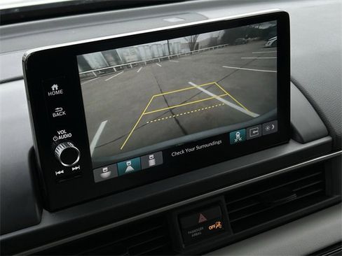 Used 2023 Honda Pilot Touring image 18