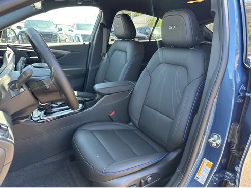 New 2026 Buick Envista Sport Touring w/ Convenience I Package FWD image 6