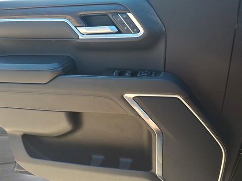 Used 2025 GMC Sierra 1500 SLT AWD/4WD image 18