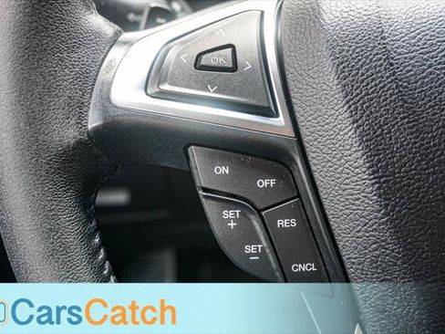 Used 2017 Ford Edge Titanium w/ Technology Package FWD image 33