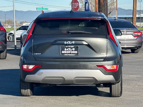 Certified 2025 Kia Niro LX image 5