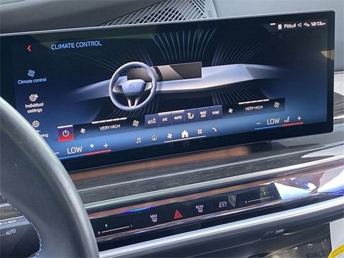 Certified 2024 BMW i7 M70 w/ Executive Package image 32