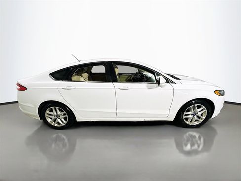 Used 2014 Ford Fusion SE image 9