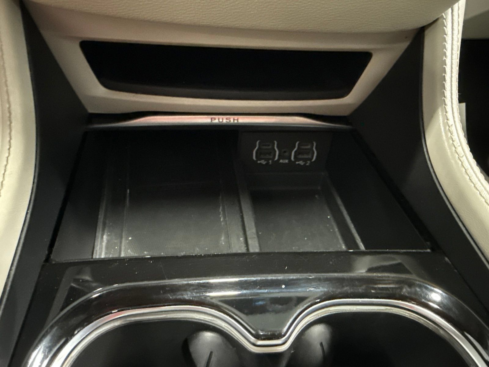 Used 2023 Chrysler Pacifica Limited FWD image 43