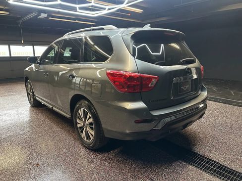 Used 2020 Nissan Pathfinder SV image 5