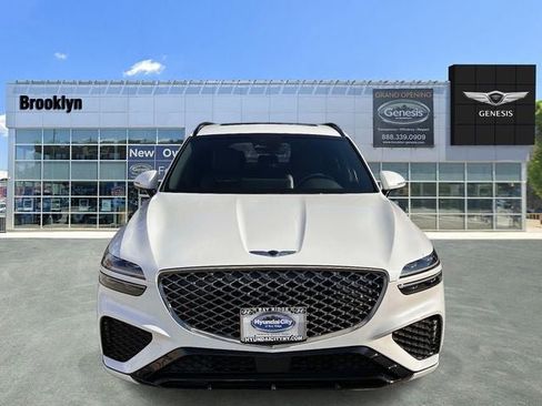 Used 2025 Genesis GV70 3.5T Sport image 11