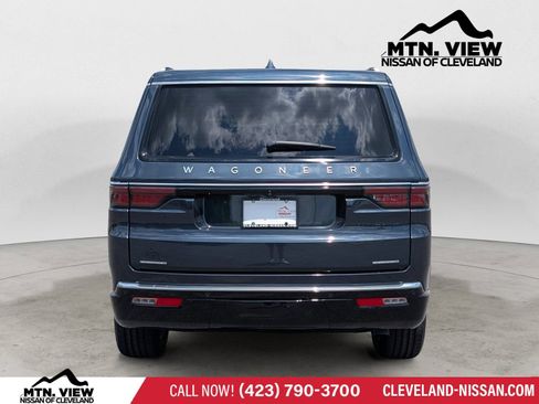 Used 2023 Jeep Wagoneer Series III w/ Convenience Group I AWD/4WD image 6