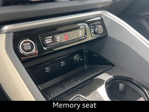 New 2025 Audi Q5 Premium Plus image 16