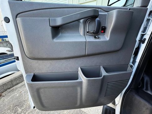 Used 2016 Chevrolet Express 3500 LS RWD image 31
