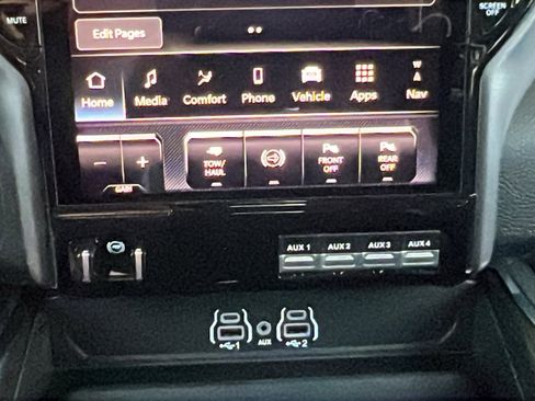 New 2025 RAM 2500 Laramie image 30