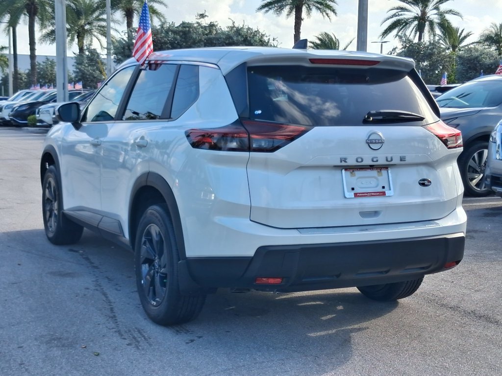 Used 2026 Nissan Rogue SV FWD image 4