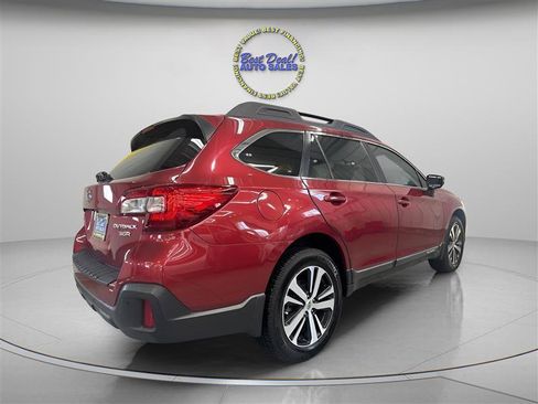 Used 2018 Subaru Outback 3.6R Limited AWD/4WD image 5