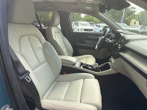 Certified 2023 Volvo XC40 B5 Plus w/ Climate Package AWD/4WD image 19