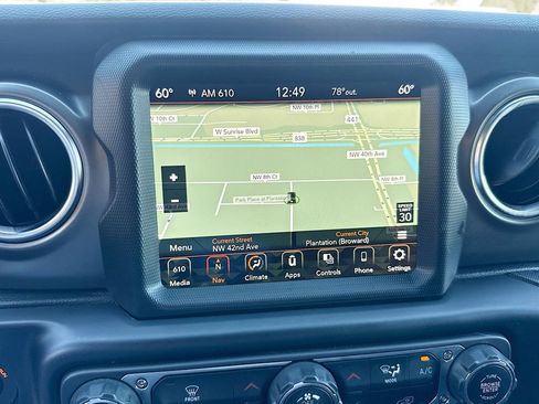 Used 2022 Jeep Wrangler Unlimited Rubicon 4xe image 14