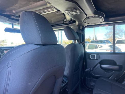 Used 2021 Jeep Gladiator Sport w/ Trailer Tow Package image 29