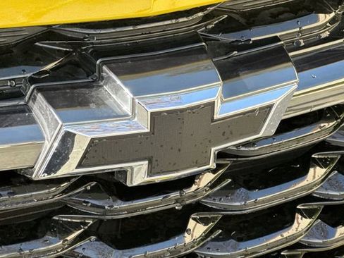 Certified 2025 Chevrolet Trax RS w/ Driver Confidence Package image 43