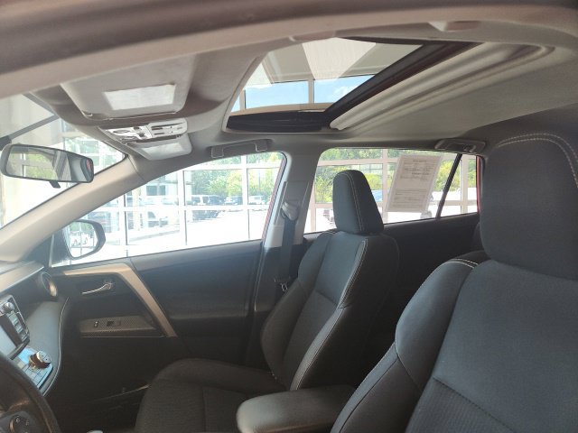 Used 2014 Toyota RAV4 XLE AWD/4WD image 15