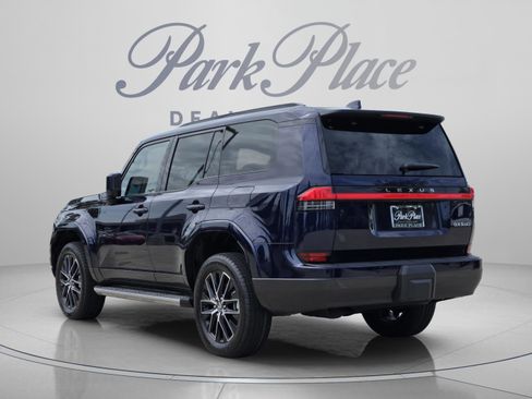 Used 2026 Lexus GX 550 AWD/4WD image 3
