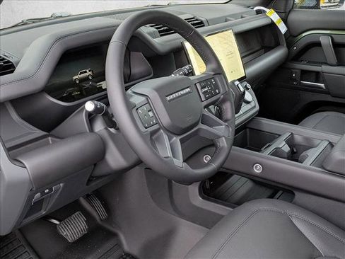 New 2026 Land Rover Defender 110 X-Dynamic SE image 3