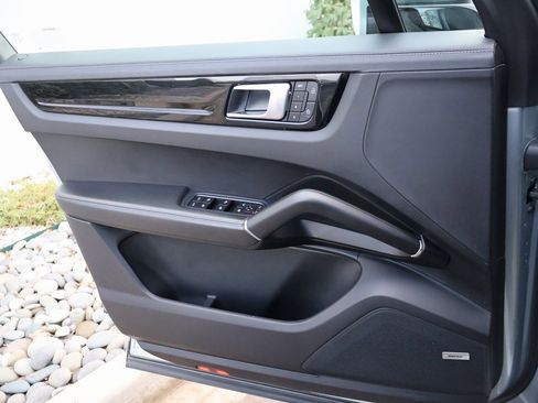 Used 2023 Porsche Cayenne GTS image 36