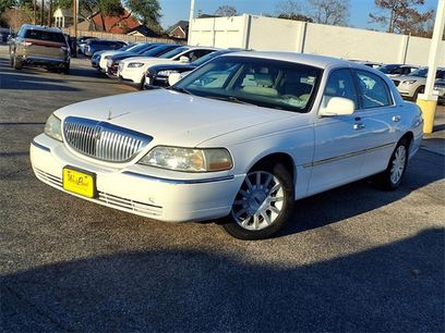 Used 2006 Lincoln Town Car Signature