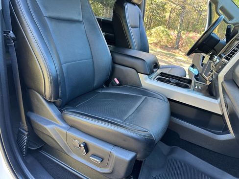 Used 2017 Ford F250 Lariat w/ Chrome Package image 28