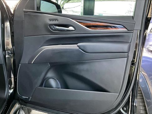 Used 2024 Cadillac Escalade Premium Luxury w/ Performance Package image 23