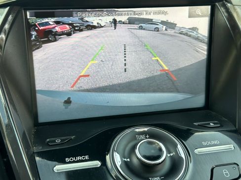 Used 2013 Ford C-MAX SEL FWD image 33