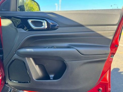 New 2026 Jeep Compass Limited image 14