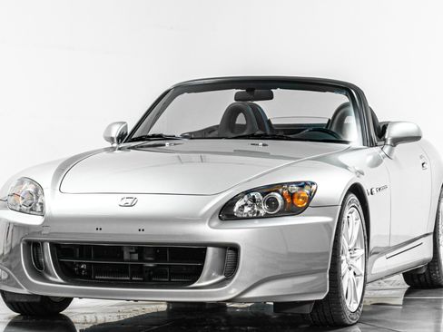 Used 2004 Honda S2000 image 5