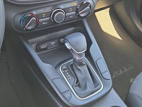 Used 2025 Kia Soul LX w/ LX Technology Package image 26