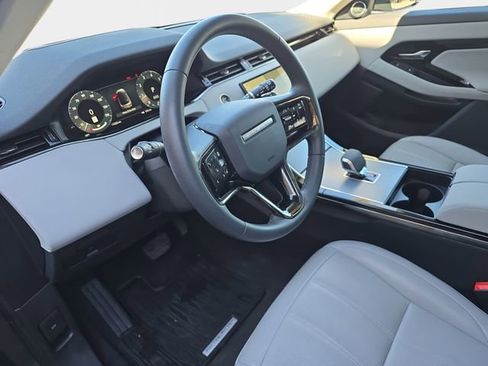 Used 2025 Land Rover Range Rover Evoque S image 19