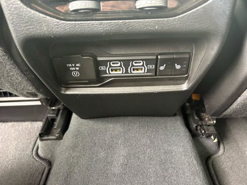 Used 2023 Jeep Grand Cherokee Limited w/ Luxury Tech Group II AWD/4WD image 29