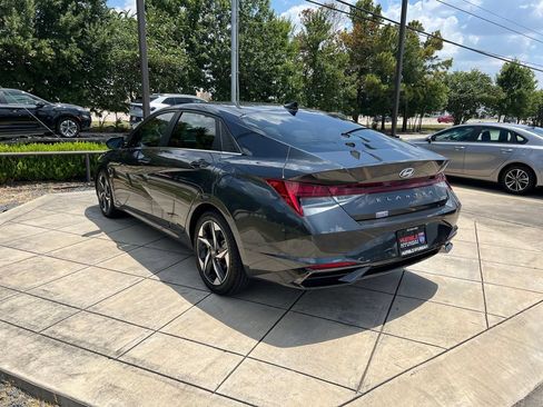 Used 2022 Hyundai Elantra Limited w/ Cargo Package FWD image 13