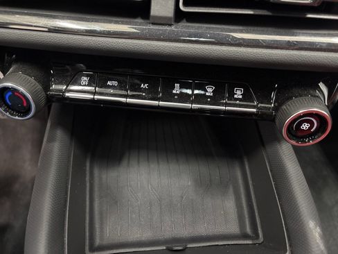 Used 2024 Chevrolet Equinox EV RS image 21