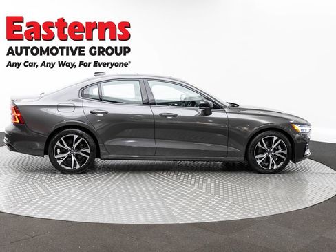 Used 2024 Volvo S60 B5 Core AWD/4WD image 4