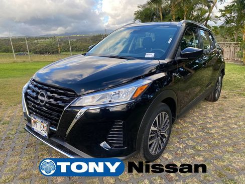 Used 2024 Nissan Kicks SV FWD image 3