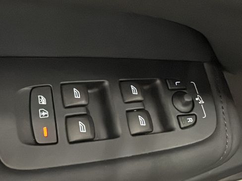 Certified 2026 Volvo XC60 B5 Ultra AWD/4WD image 22