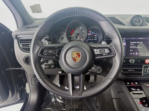Used 2023 Porsche Macan AWD/4WD image 11