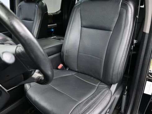 Used 2017 Ford F250 Lariat w/ Lariat Ultimate Package AWD/4WD image 21