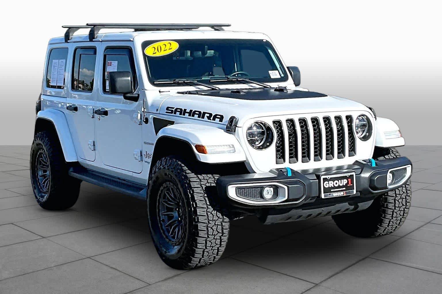 Used 2022 Jeep Wrangler Unlimited Sahara w/ Cold Weather Group AWD/4WD image 2