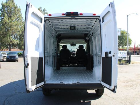 Used 2024 RAM ProMaster 2500 w/ Safety Group FWD image 34