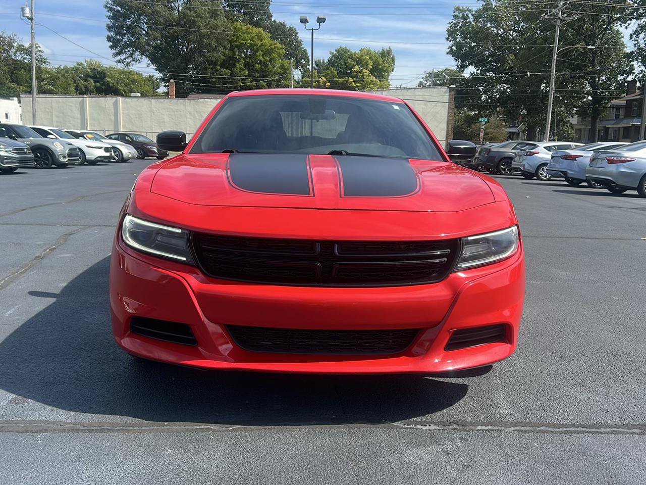 Used 2018 Dodge Charger SXT w/ Blacktop Package RWD image 2