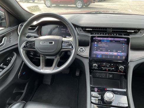 Used 2021 Jeep Grand Cherokee L Overland w/ Luxury Tech Group IV image 6