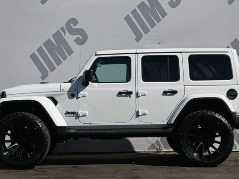 Used 2022 Jeep Wrangler Unlimited Sahara AWD/4WD image 8