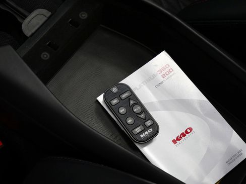 Used 2025 Aston Martin DB12 Convertible RWD image 36