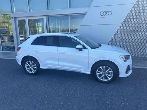 Used 2025 Audi Q3 2.0T Premium w/ Convenience Package AWD/4WD image 3