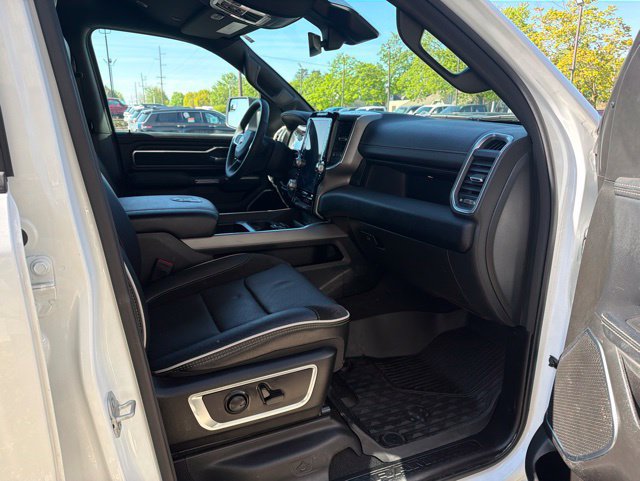 Used 2025 RAM 1500 Laramie w/ Sport Appearance Package AWD/4WD image 17