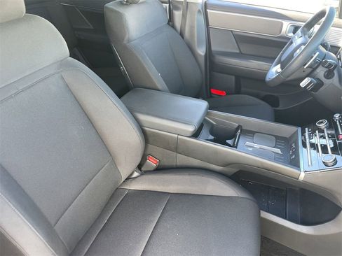 Used 2025 Hyundai Santa Fe SE image 10