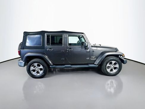 Used 2016 Jeep Wrangler Unlimited Sahara w/ Connectivity Group image 5